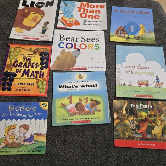 3/$15 kids book bundle lot of 9 - Picture 1 of 10